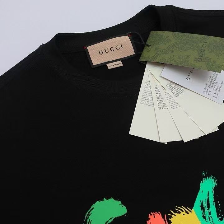 【Gucci 】（グッチ）Tシャツ 男女兼用、ご好評に付き再入荷！