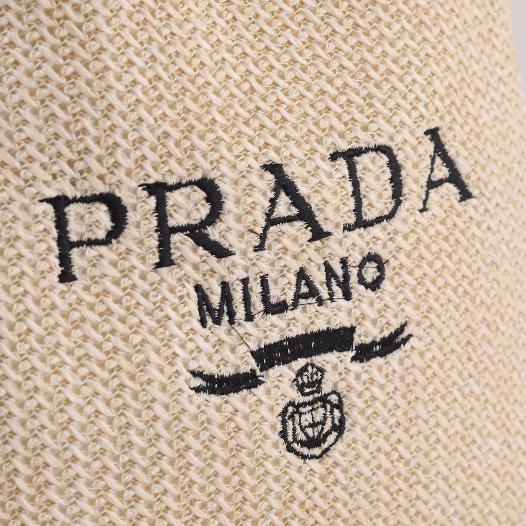 【PRADA旗艦店】プラダ わら編みバッグ 23*22CM