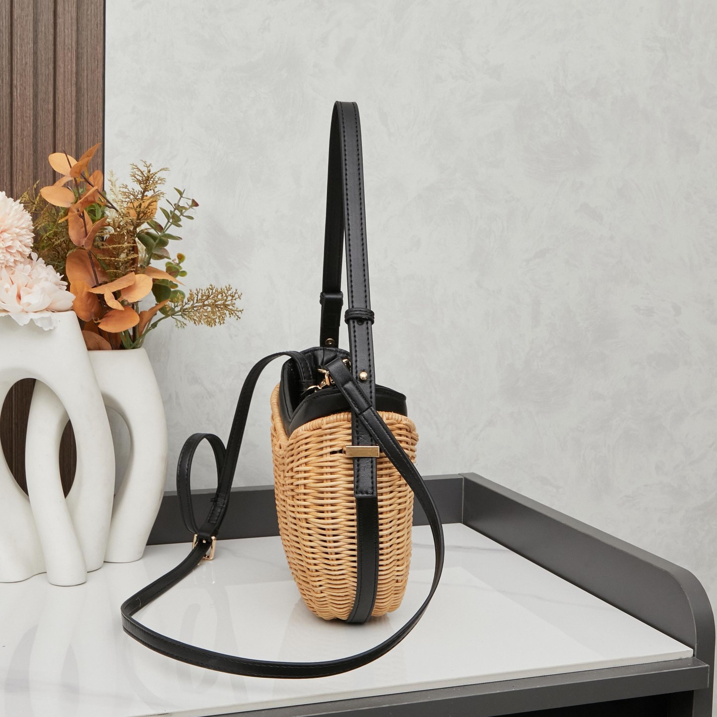 【PRADA旗艦店】プラダ 編みバッグ ハンドバッグ 25*15*7CM