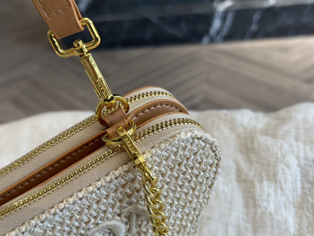 【PRADA旗艦店】プラダ わら編みバッグ クロスボディバッグ 19*13CM