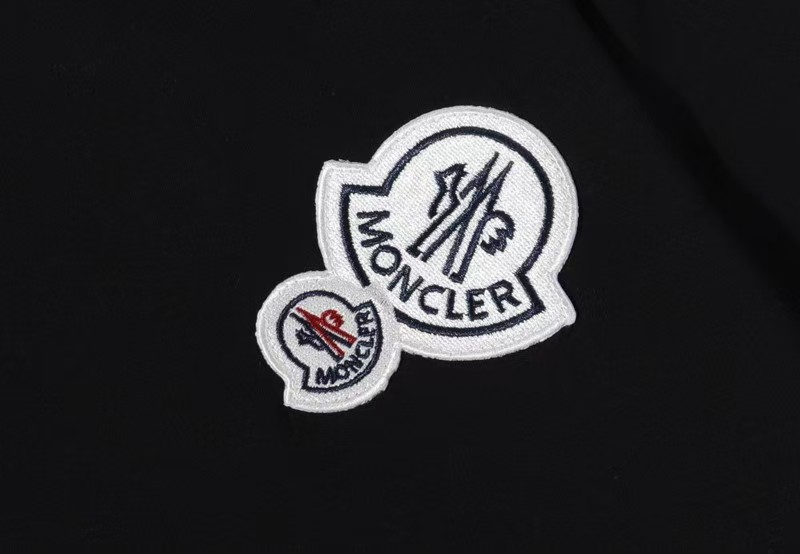【Moncler 】（モンクレール）半袖Tシャツ 男女兼用、ご好評に付き再入荷！