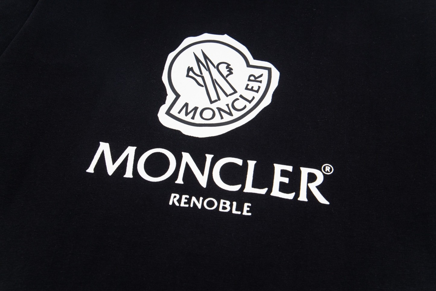 【Moncler 】（モンクレール）半袖Tシャツ 男女兼用、ご好評に付き再入荷！