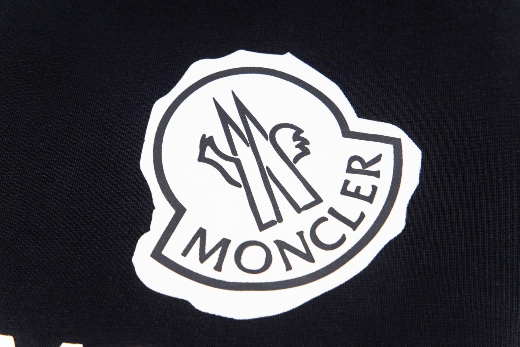 【Moncler 】（モンクレール）半袖Tシャツ 男女兼用、ご好評に付き再入荷！