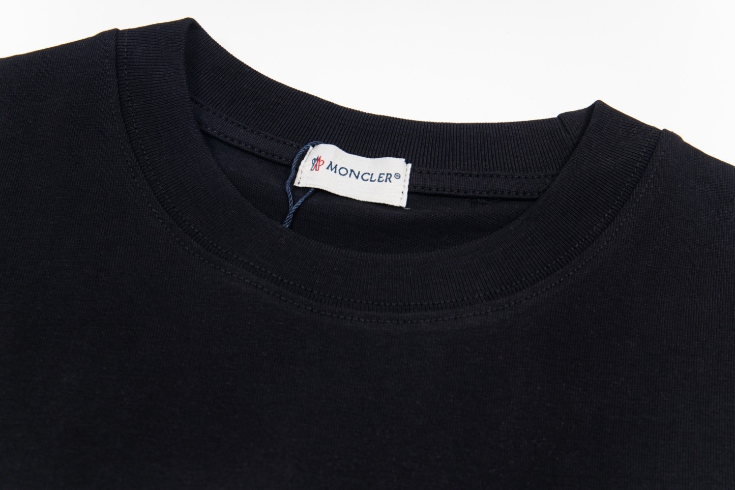 【Moncler 】（モンクレール）半袖Tシャツ 男女兼用、ご好評に付き再入荷！