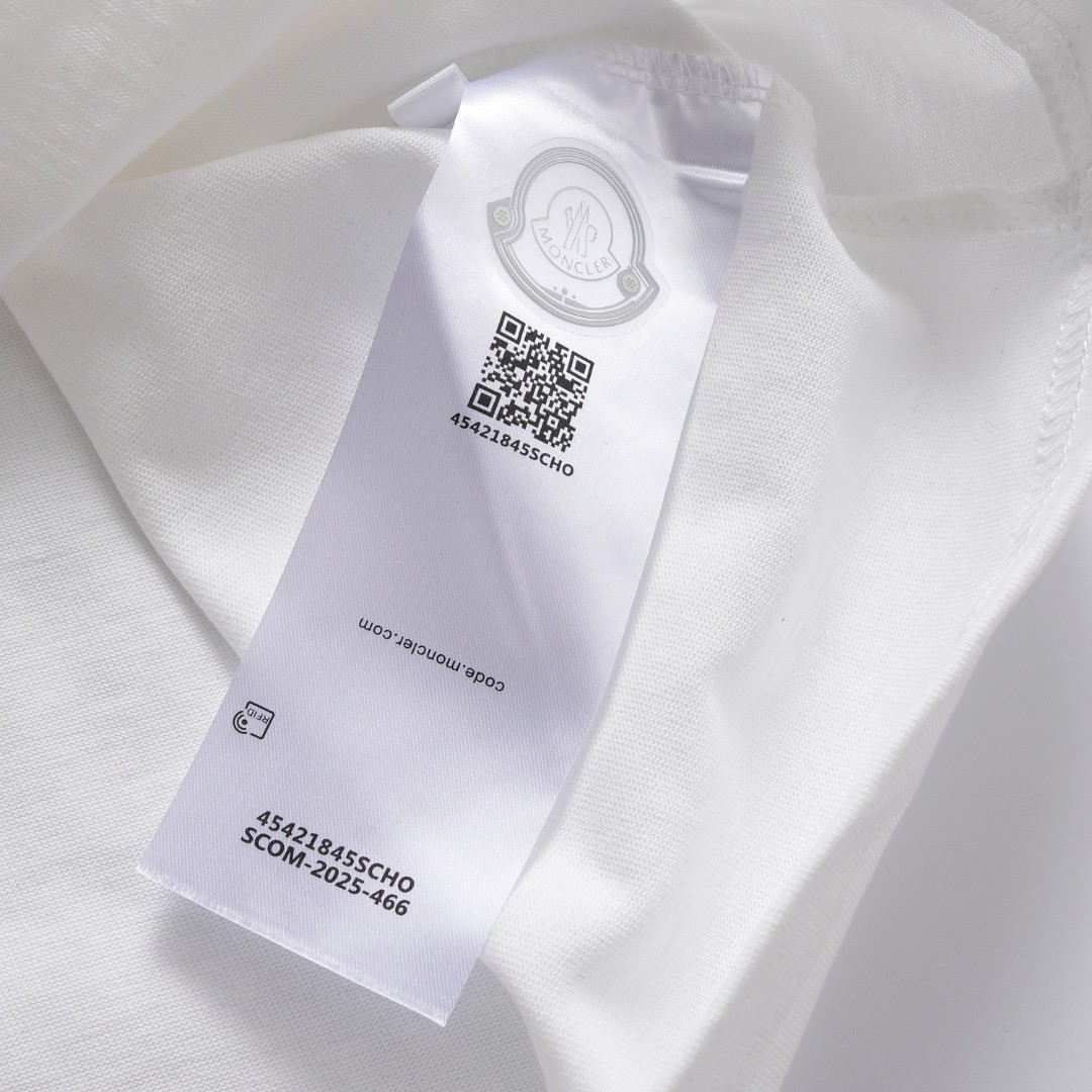 【Moncler 】（モンクレール）半袖Tシャツ 男女兼用、ご好評に付き再入荷！