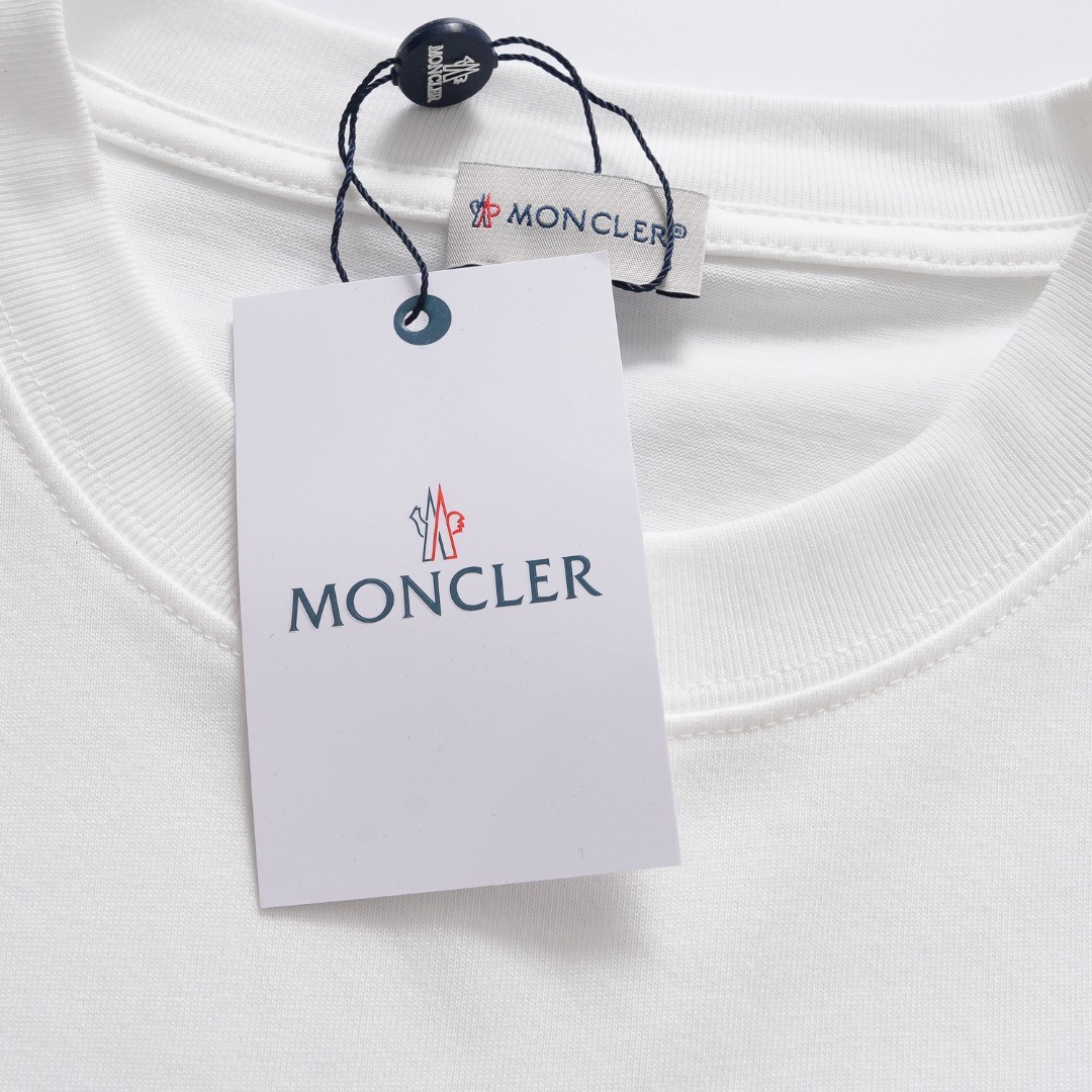 【Moncler 】（モンクレール）半袖Tシャツ 男女兼用、ご好評に付き再入荷！