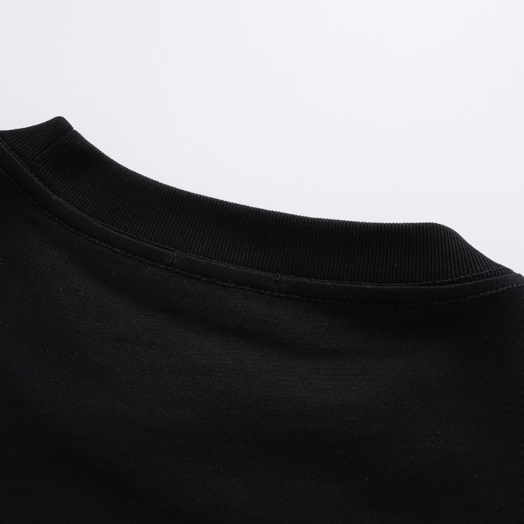 【Moncler 】（モンクレール）半袖Tシャツ 男女兼用、ご好評に付き再入荷！