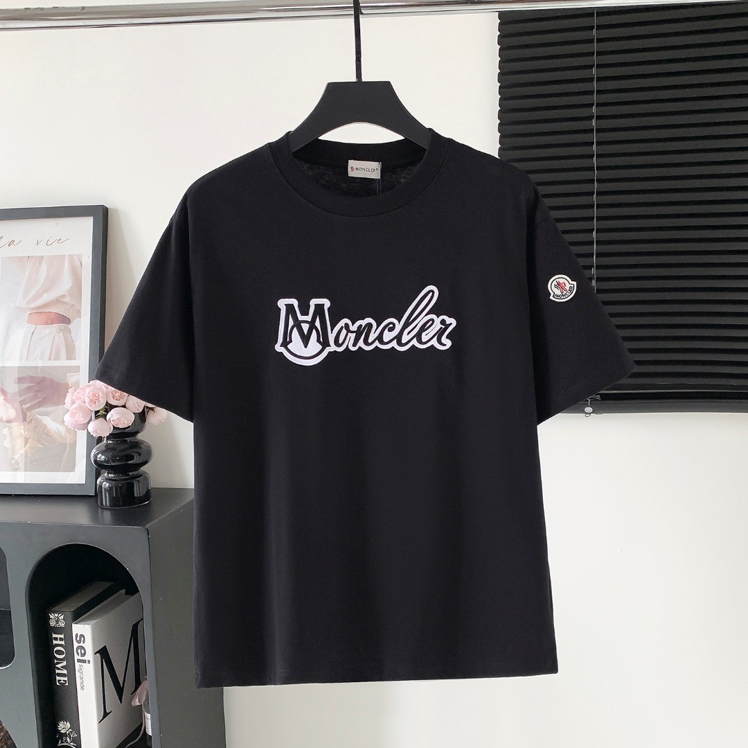 【Moncler 】（モンクレール）半袖Tシャツ 男女兼用、ご好評に付き再入荷！