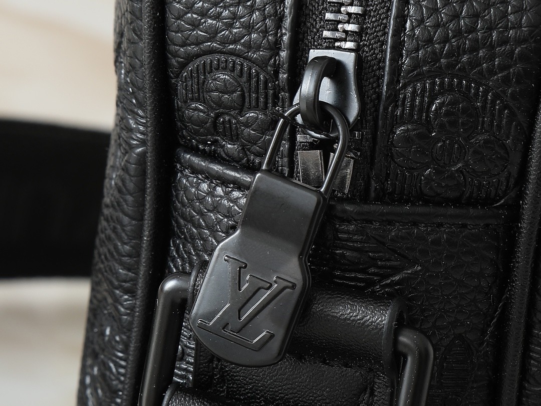 LOUIS VUITTON ルイヴィトン M12516 GETAWAY メッセンジャーバッグ