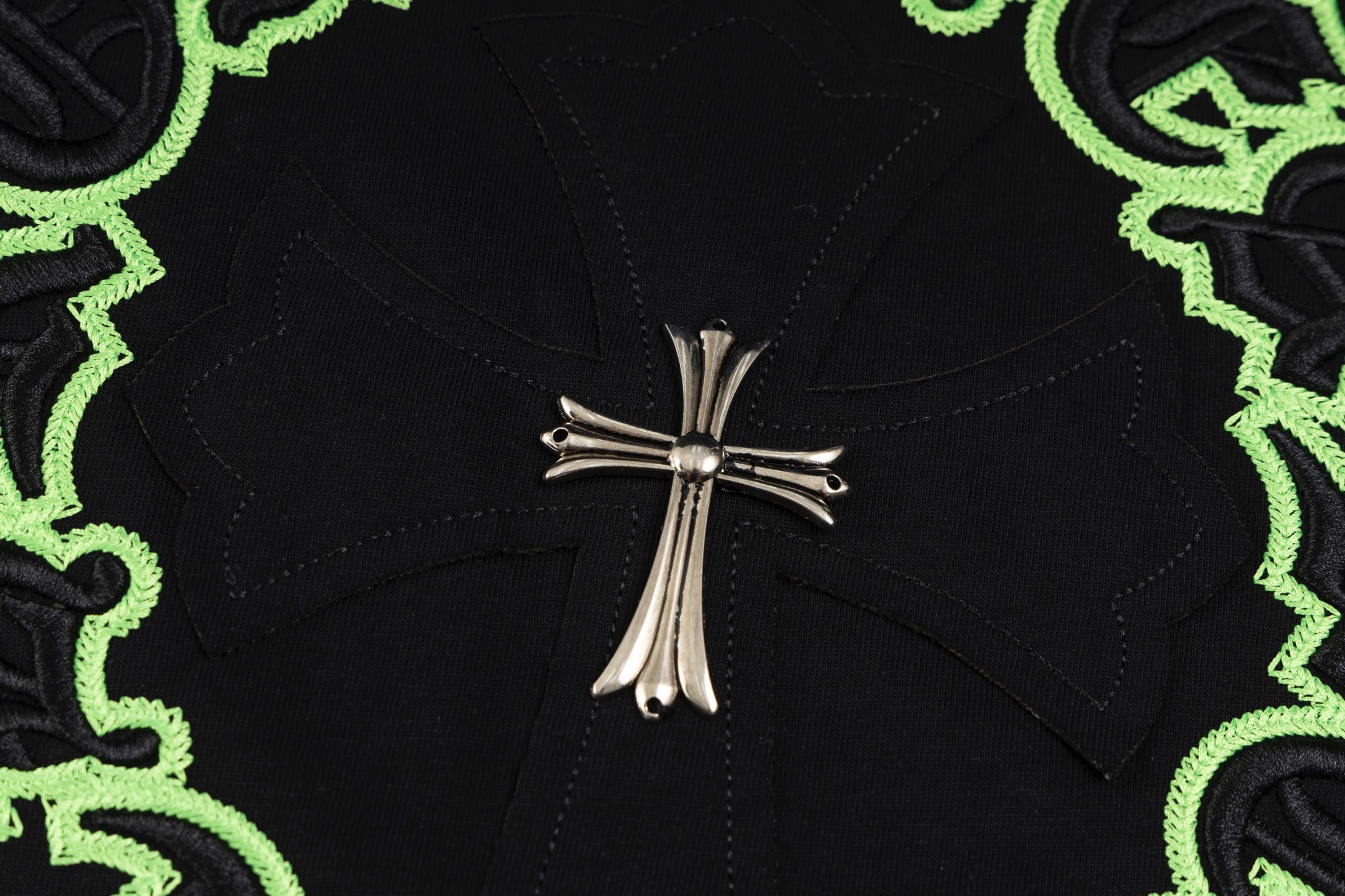 【CHROME HEARTS】（クロムハーツ）半袖Tシャツ、ご好評に付き再入荷！