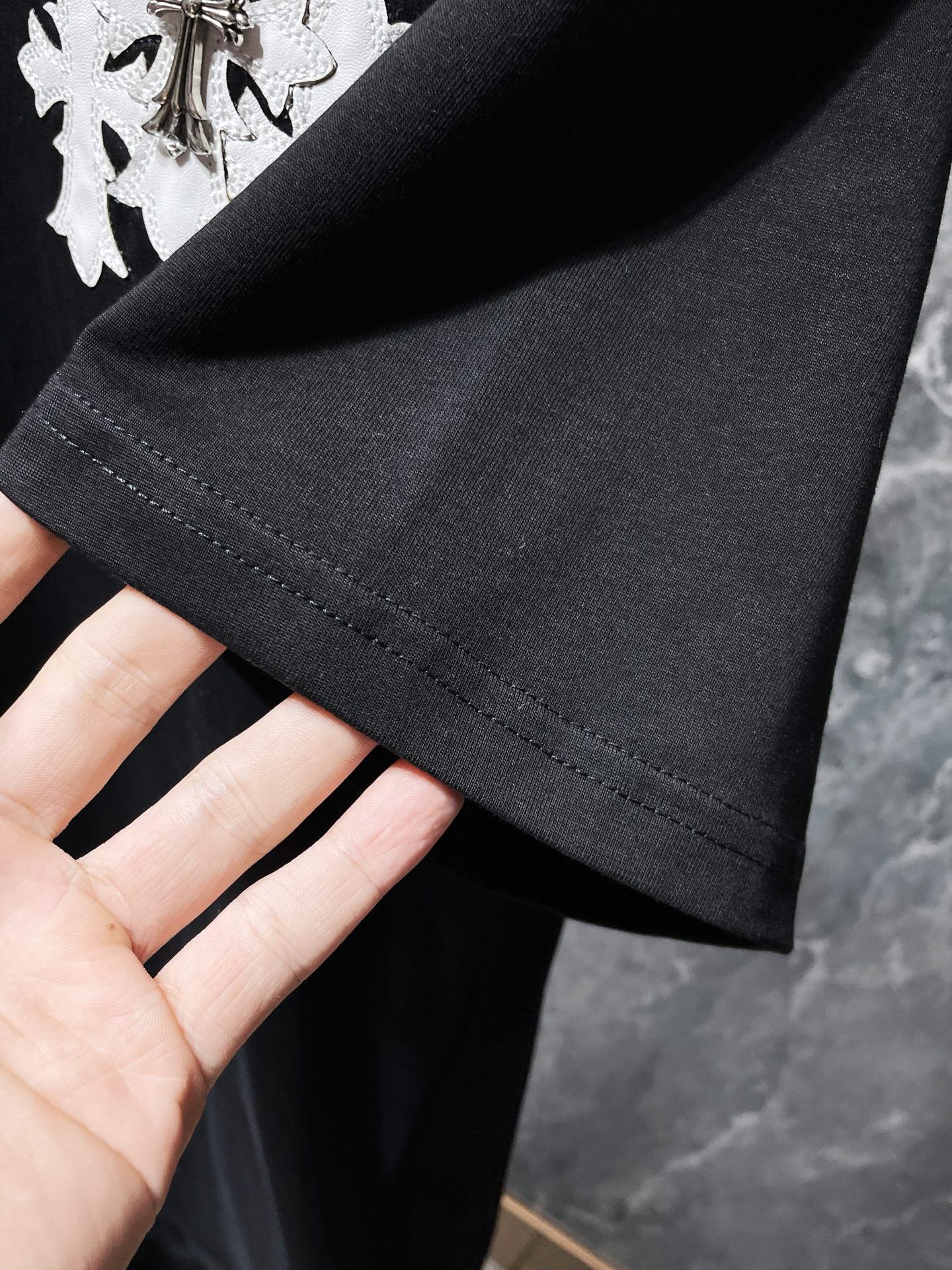 【CHROME HEARTS】（クロムハーツ）半袖Tシャツ、ご好評に付き再入荷！