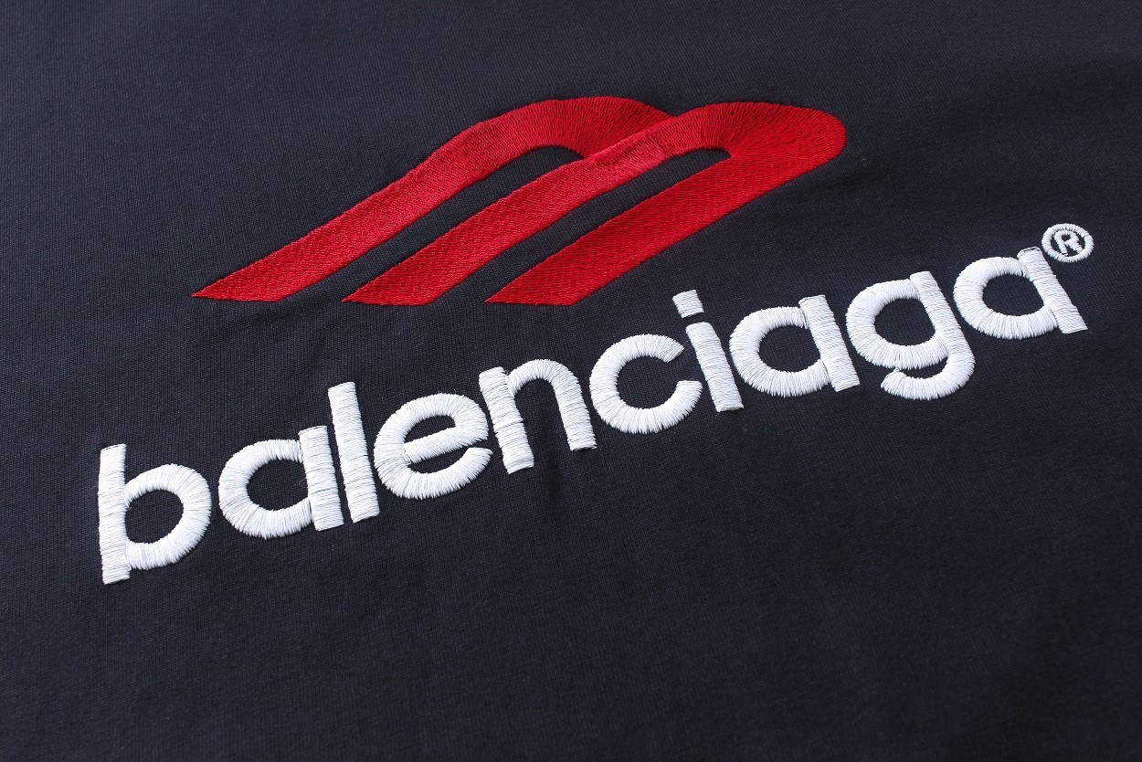 【BALENCIAGA旗艦店】バレンシアガ 刺繡長袖 ご好評に付き再入荷！