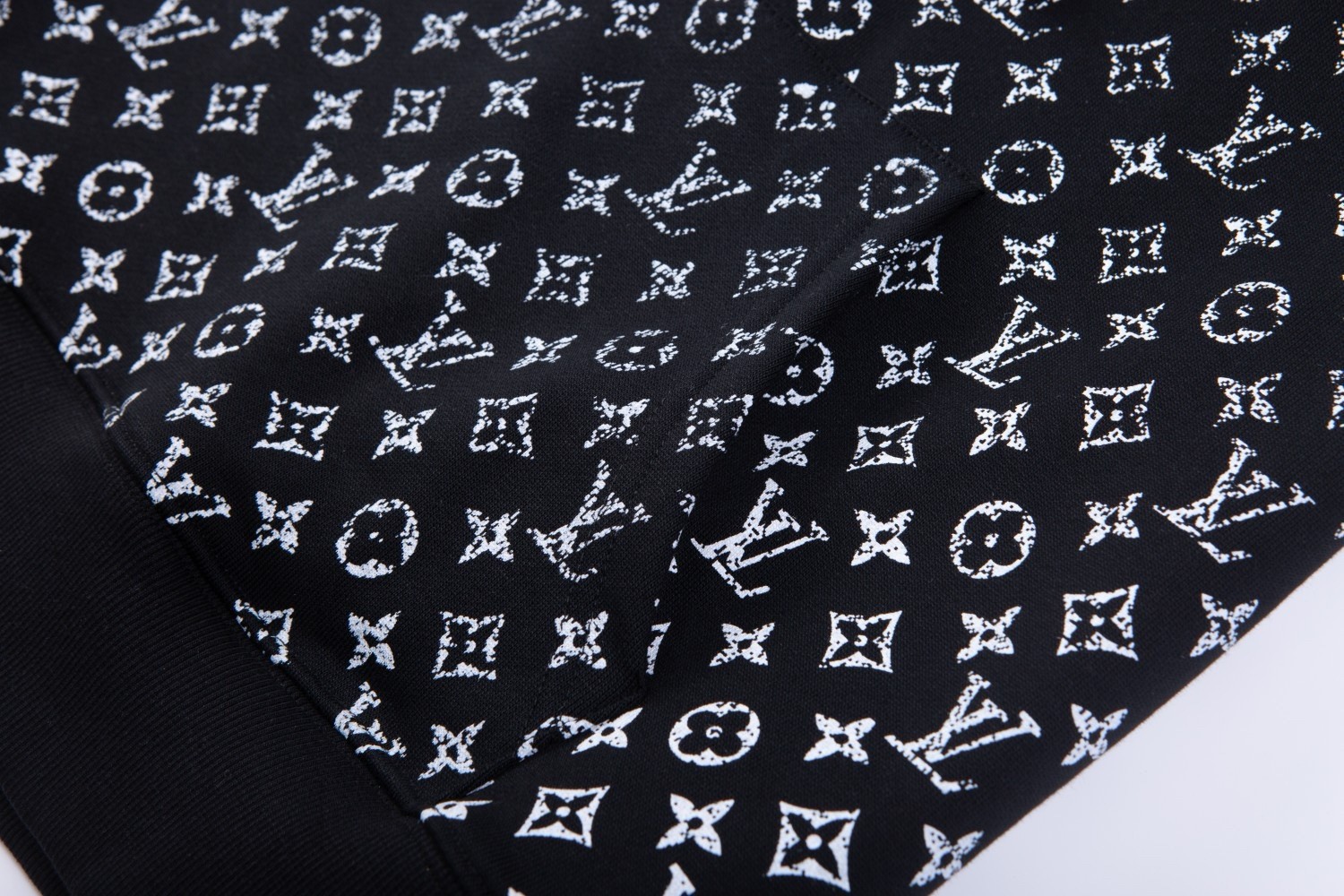 【LOUIS VUITTON旗艦店】ルイヴィトン パーカー  ご好評に付き再入荷！