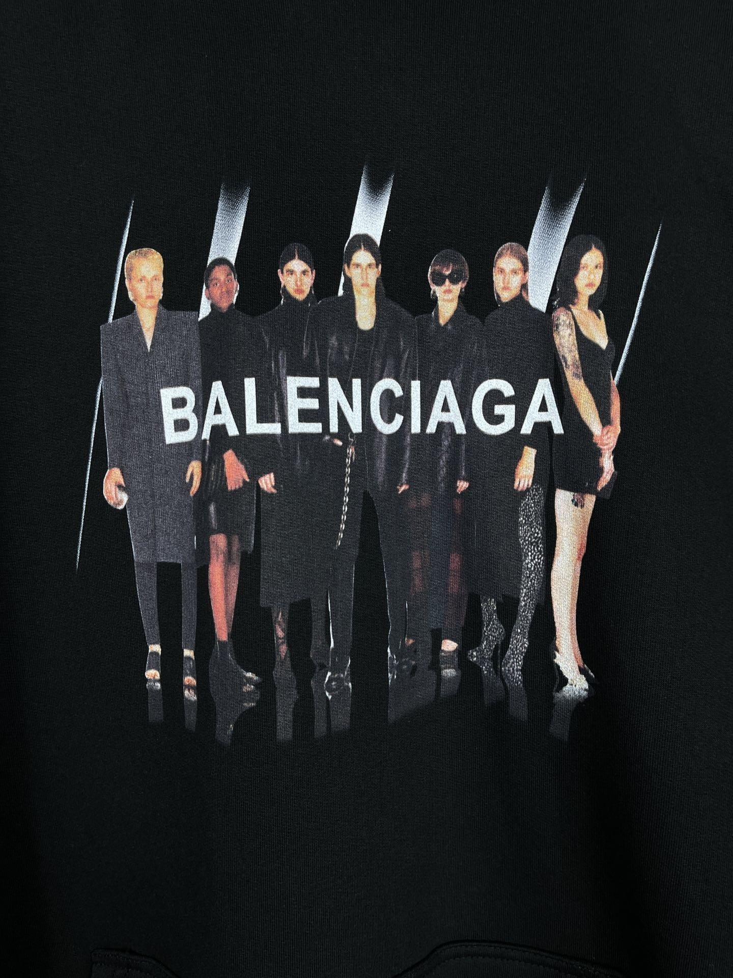 【BALENCIAGA】バレンシアガ パーカー 男女兼用 ご好評に付き再入荷！