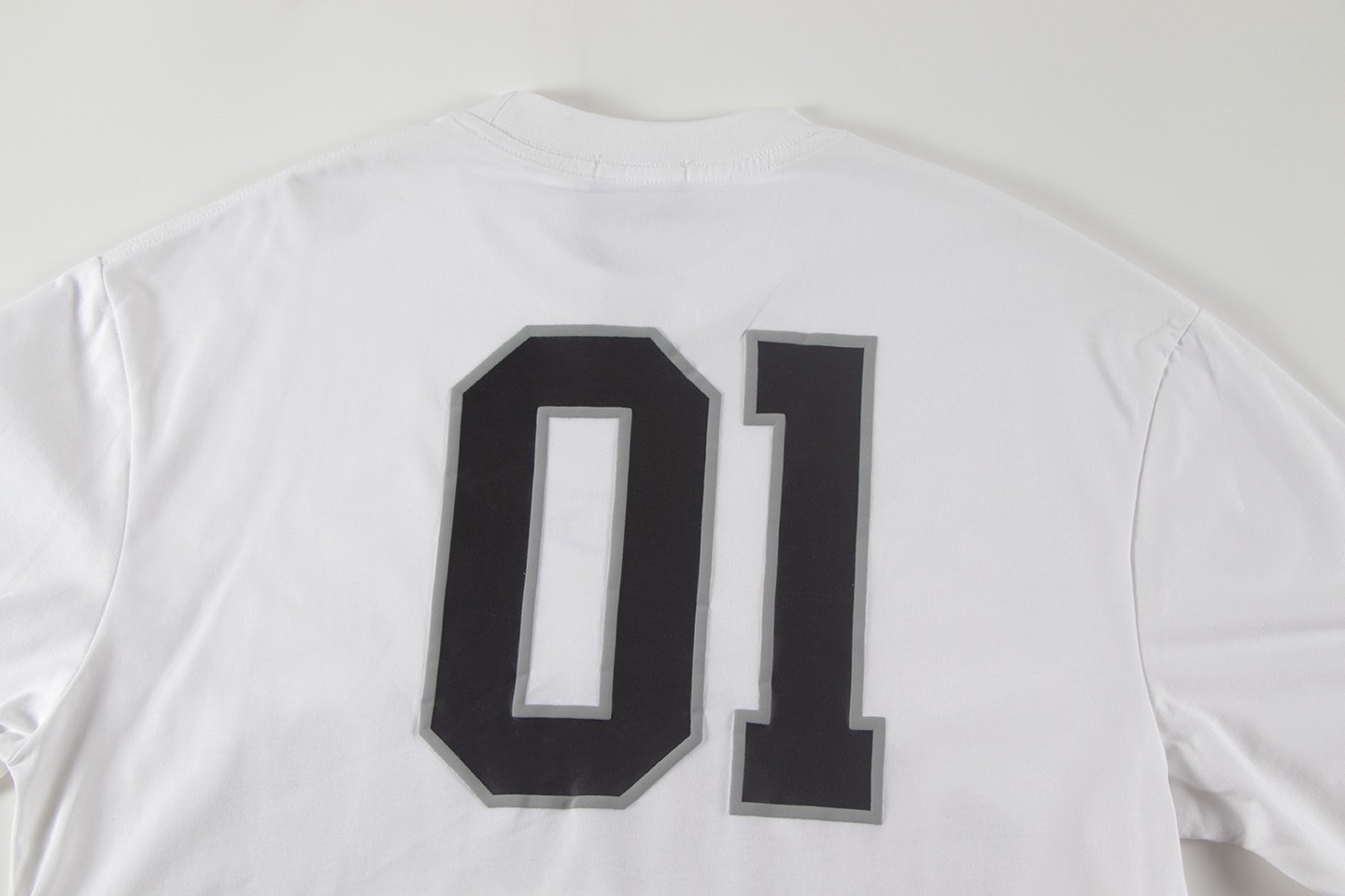 【BALENCIAGA】バレンシアガ 長袖 男女兼用 ご好評に付き再入荷！