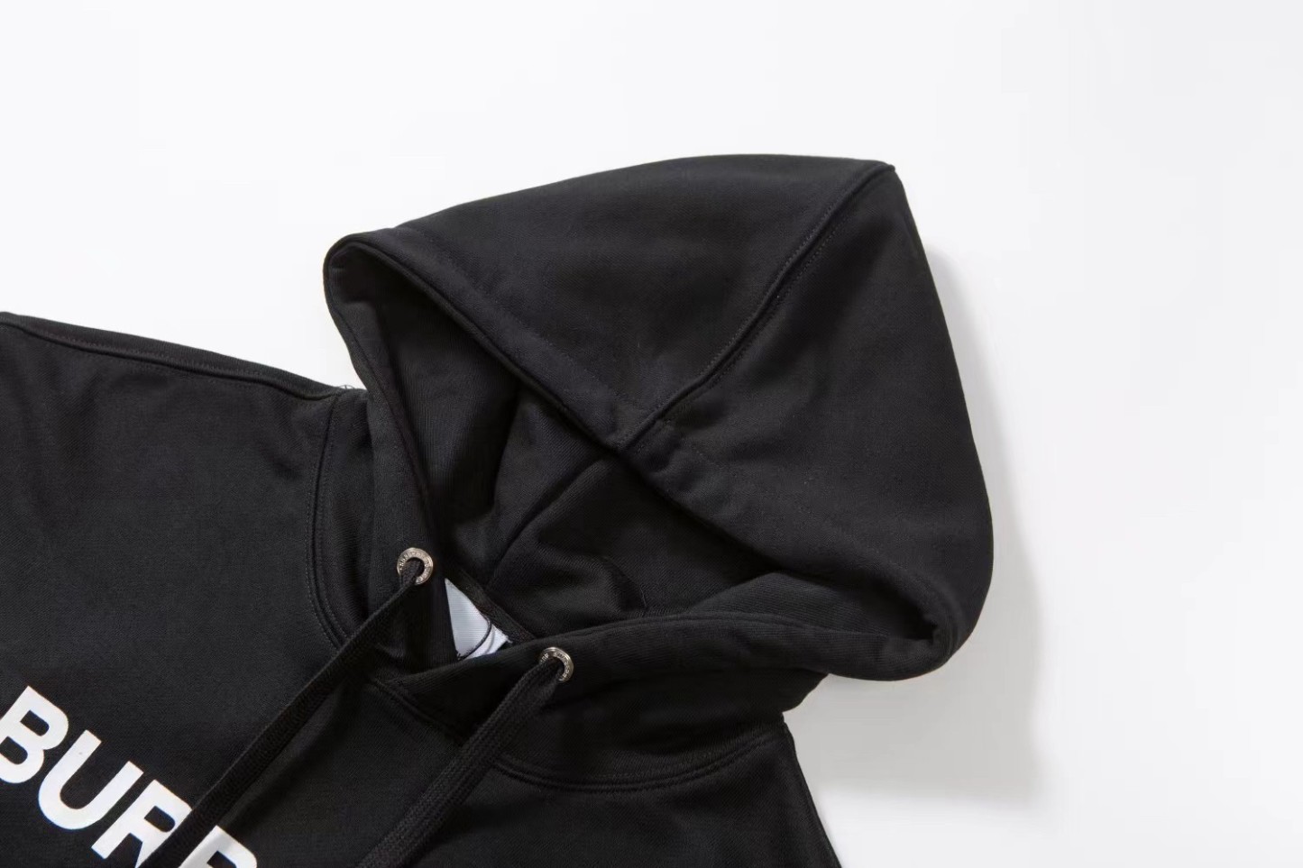 【BURBERRY】（バーバリー）パーカー 男女兼用 ご好評に付き再入荷！