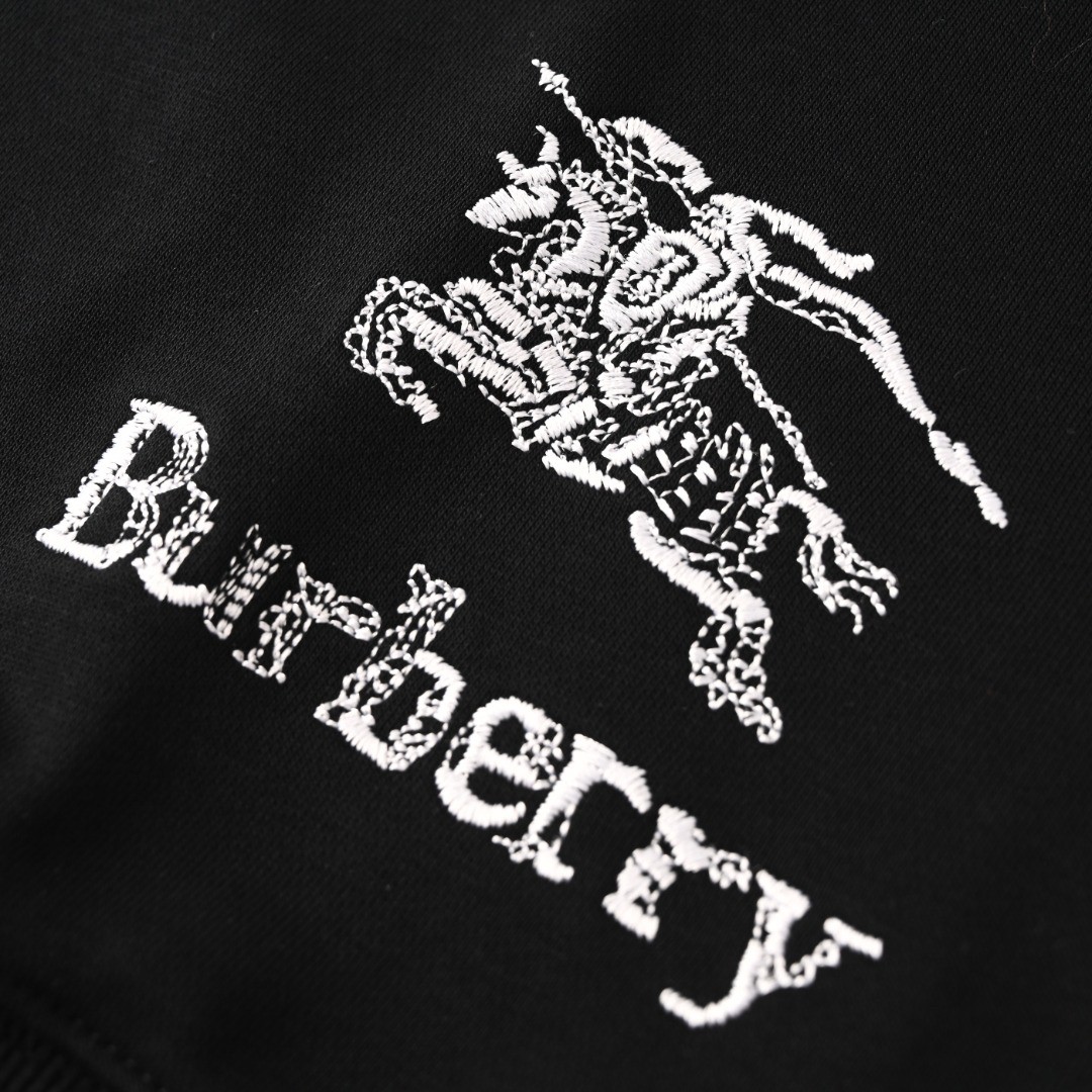 【BURBERRY旗艦店】バーバリー 長袖 ご好評に付き再入荷！
