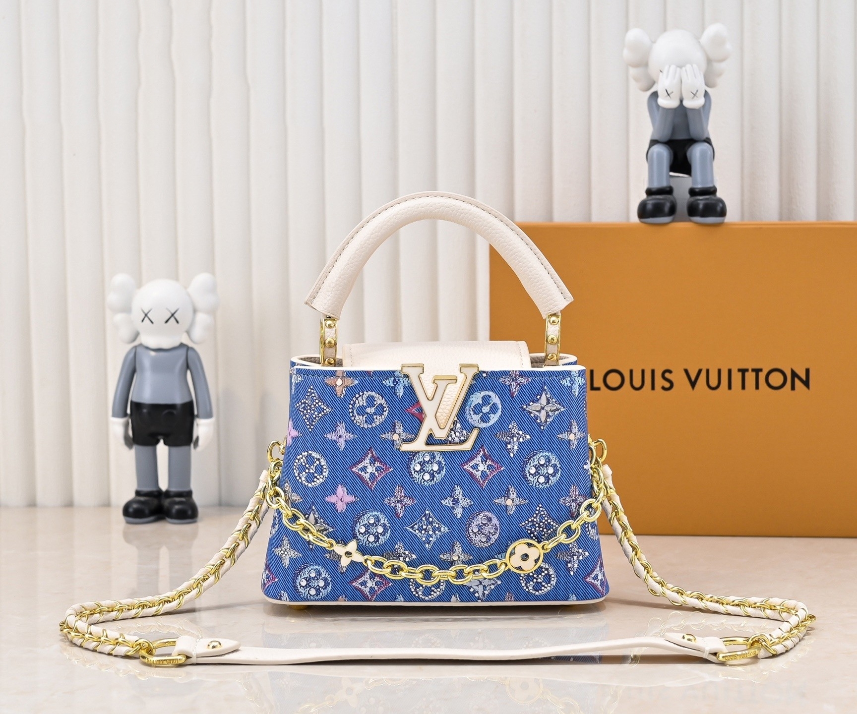 【LOUIS VUITTON旗艦店】ルイヴィトン CAPUCINES ハンドバッグ M12947