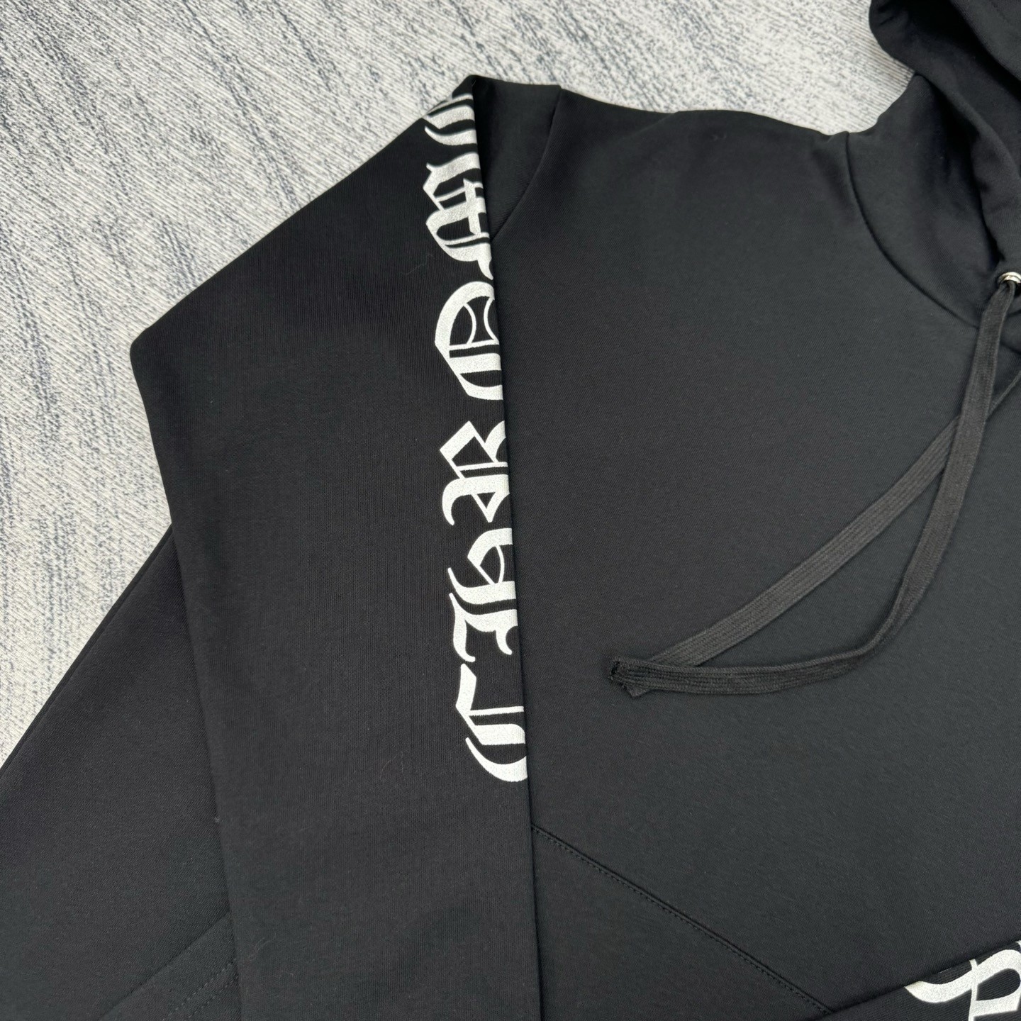 【CHROME HEARTS】クロムハーツ パーカー 男女兼用、ご好評に付き再入荷！