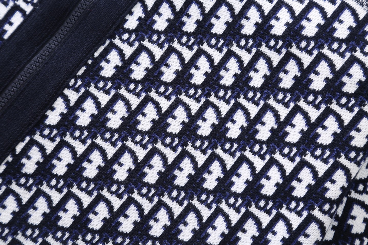 【DIOR旗艦店】（ディオール ）ウールのニットコート 男女兼用 ご好評に付き再入荷！