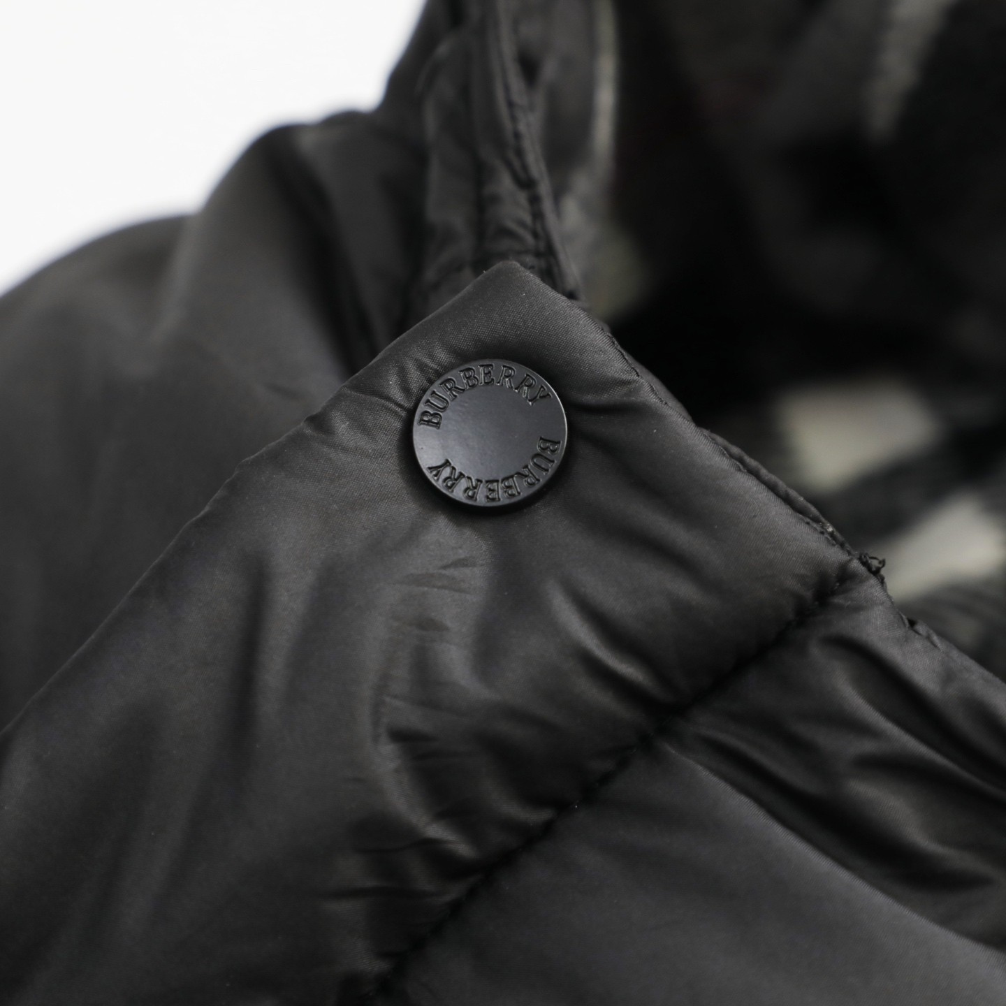 【BUREERRY旗艦店】（バーバリー）着脱式ダウンジャケット、ご好評に付き再入荷！！