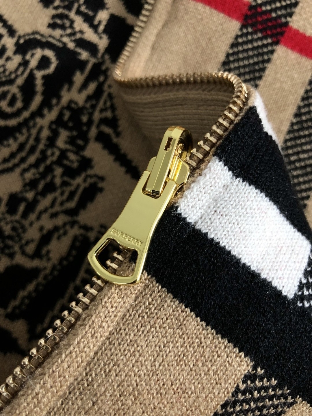 【BURBERRY旗艦店】バーバリー セーター ご好評に付き再入荷！