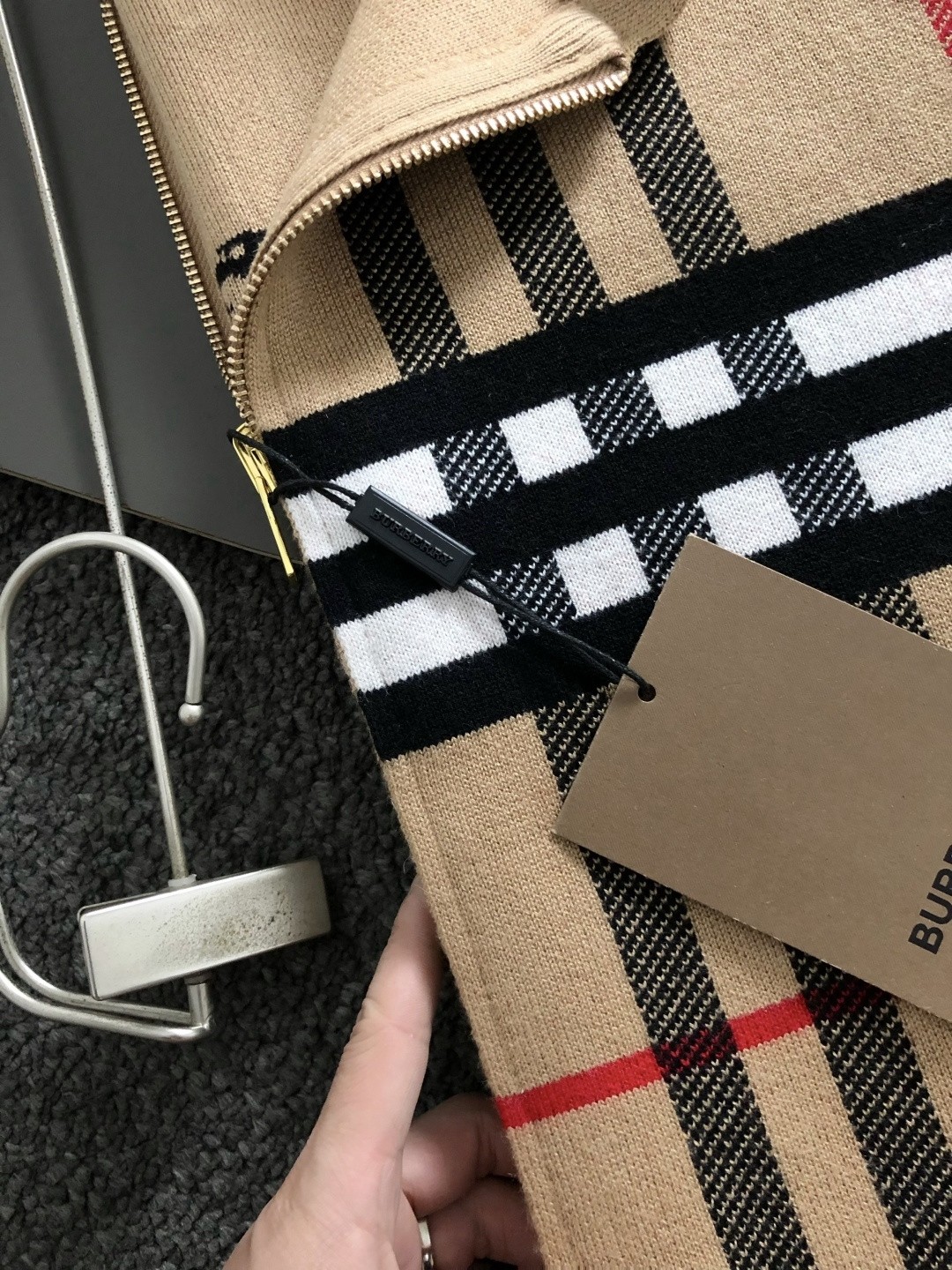 【BURBERRY旗艦店】バーバリー セーター ご好評に付き再入荷！