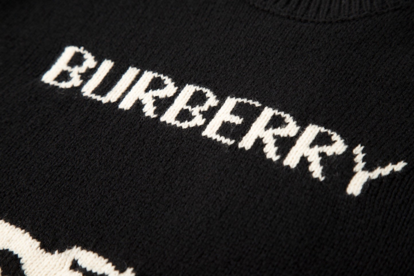 【BURBERRY旗艦店】バーバリー セーター 男女兼用 ご好評に付き再入荷！