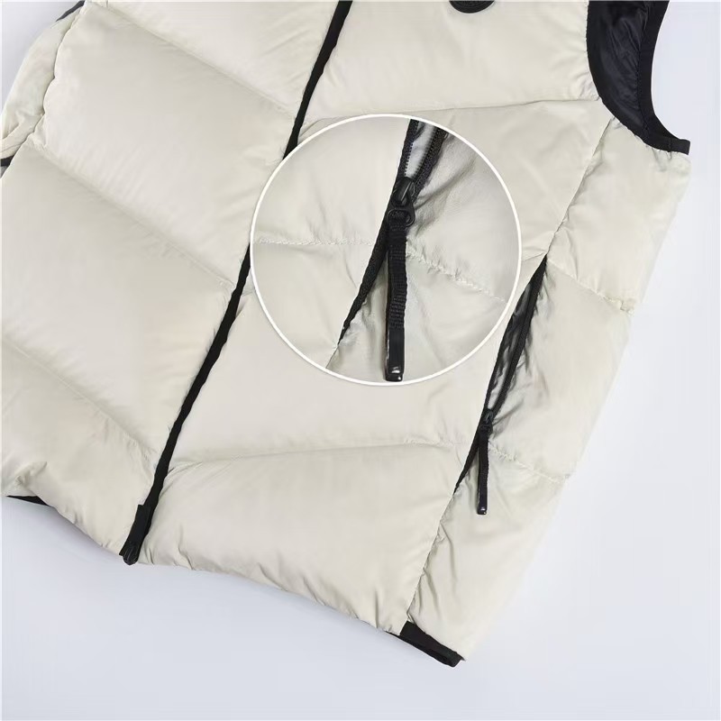 【MONCLER旗艦店】（モンクレール）ダウンベスト ご好評に付き再入荷！