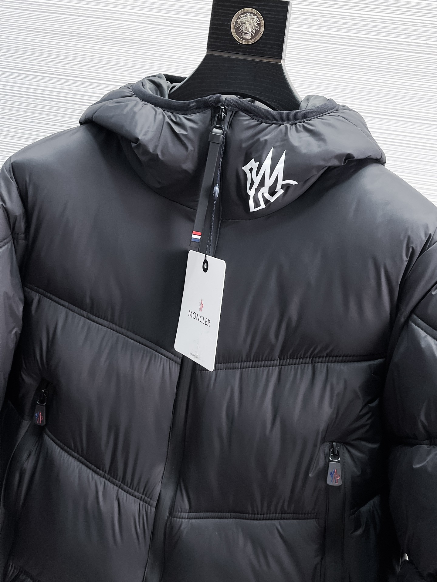 【MONCLER】モンクレール 2025 新しいコットンコート超ホット刺繍炎フード付きジャケット 男女兼用