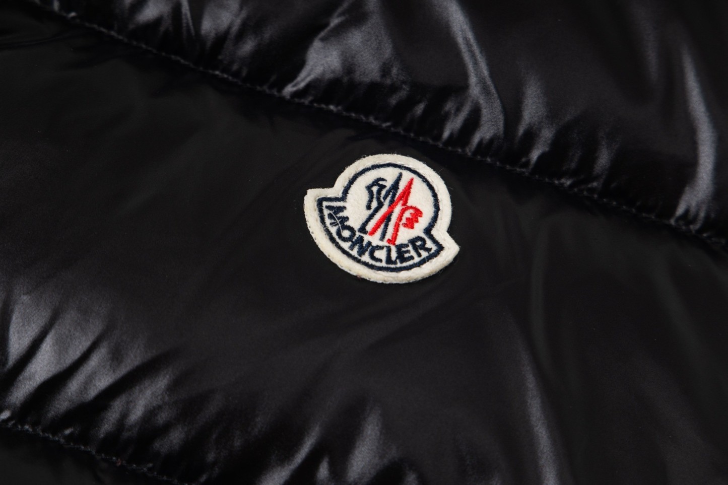 【人気】MONCLER モンクレール  ダウンベスト ご好評に付き再入荷！