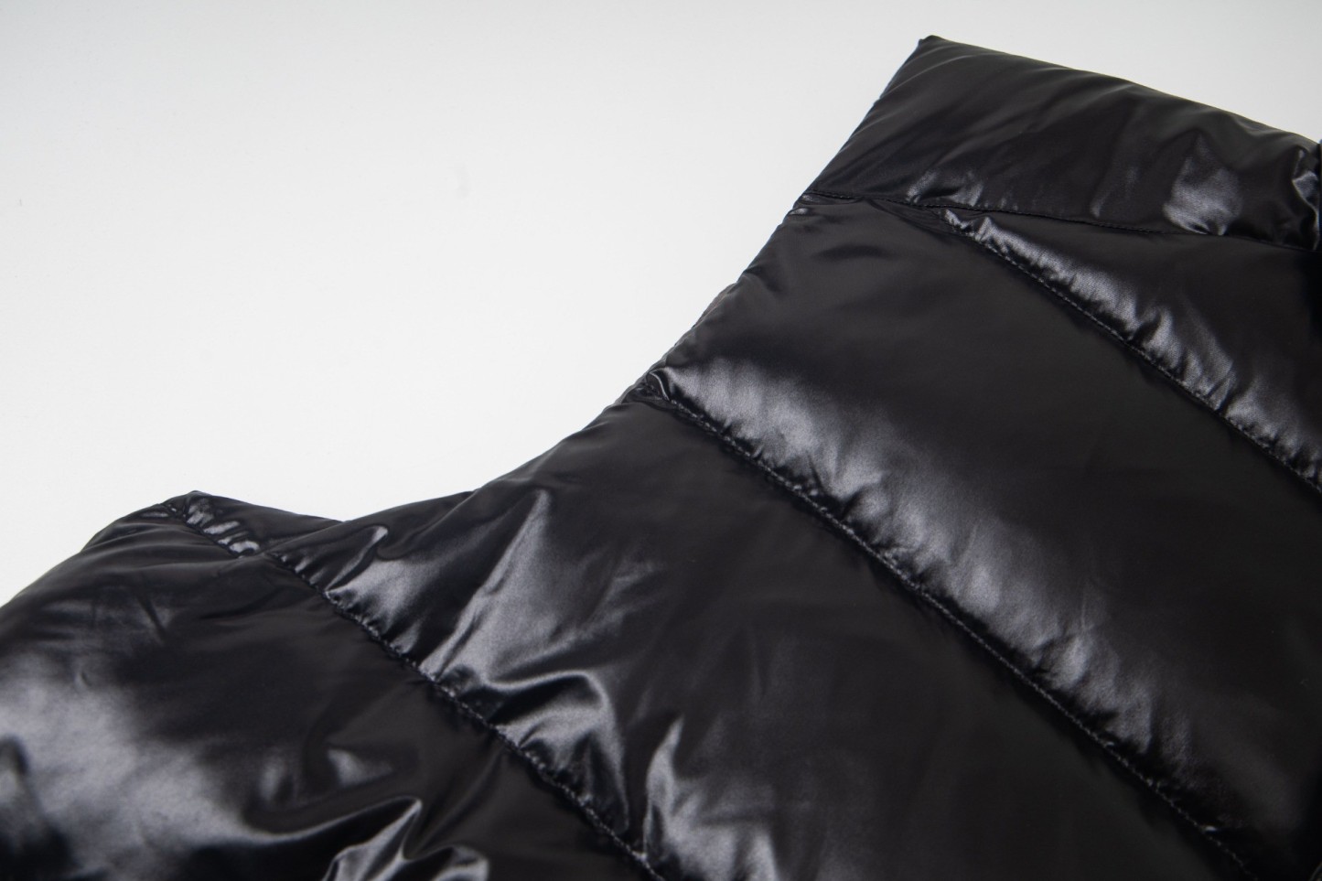 【人気】MONCLER モンクレール  ダウンベスト ご好評に付き再入荷！