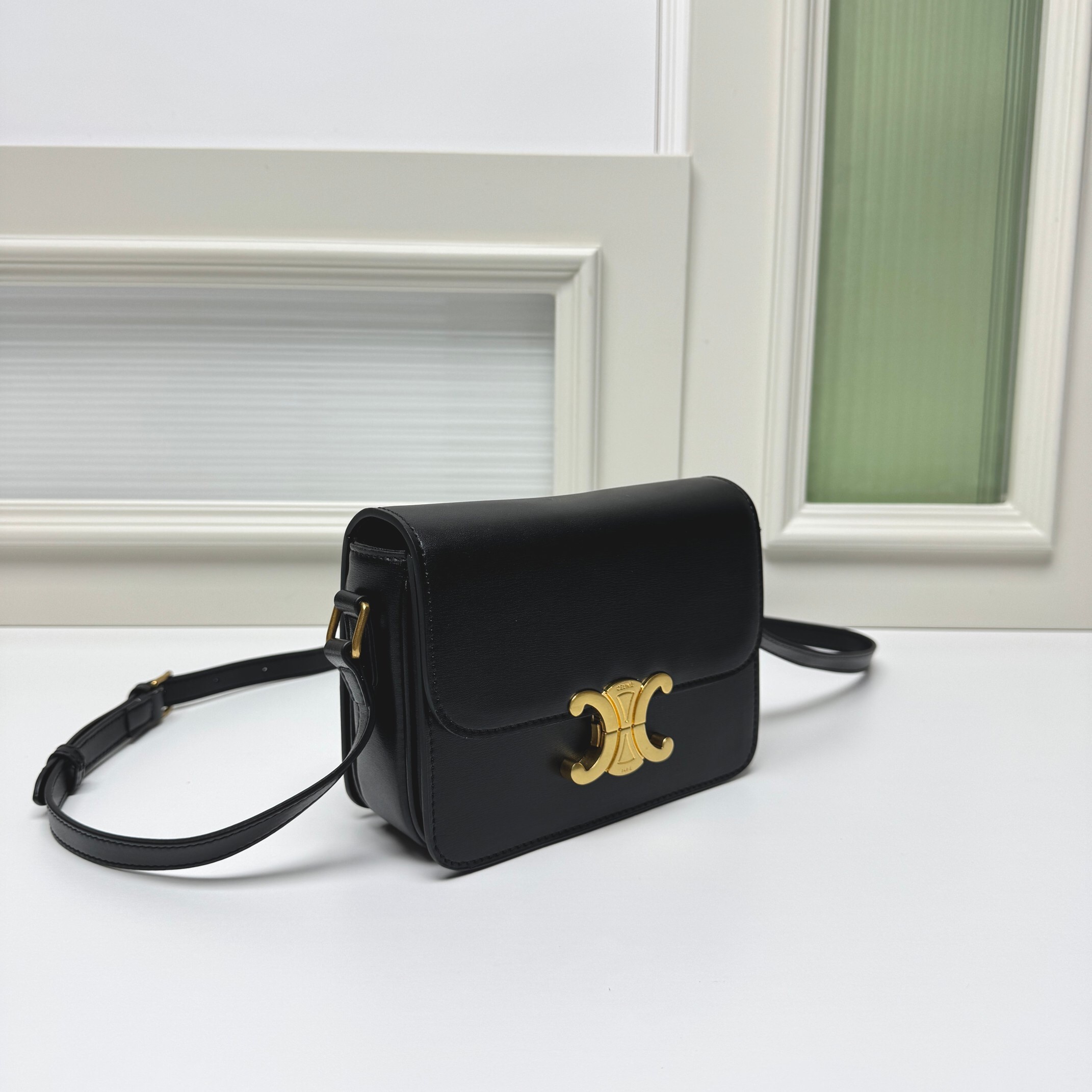 CELINE★トリオンフ クロスボディバッグ ティーン シャイニー