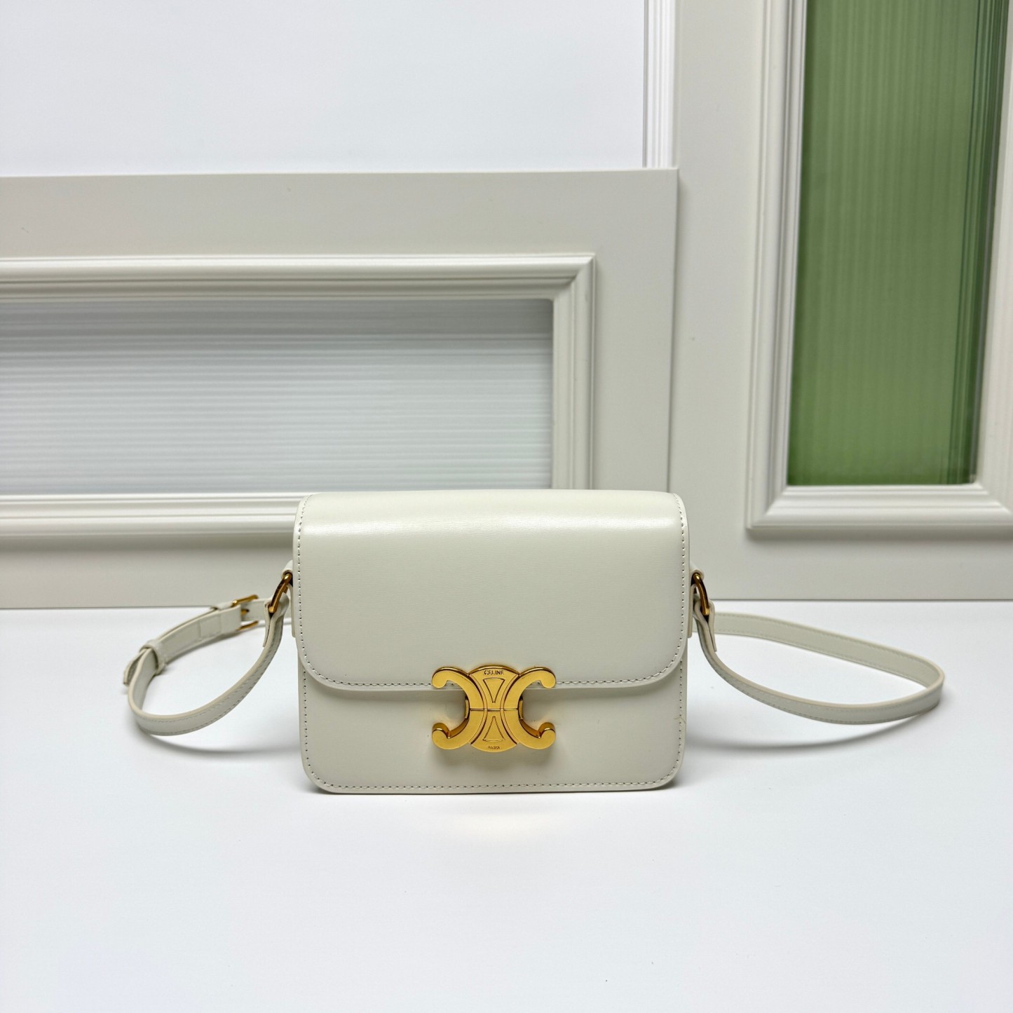 CELINE★トリオンフ クロスボディバッグ ティーン シャイニー