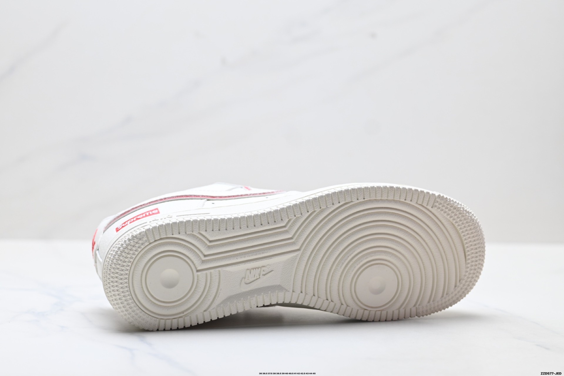 Nike Air Force 1 Low x Supreme カジュアルシューズ