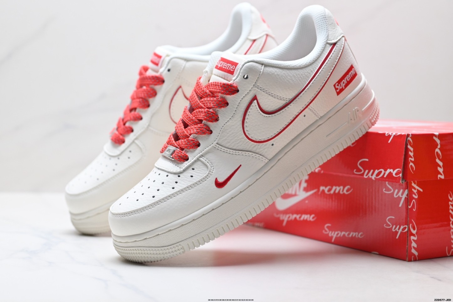 Nike Air Force 1 Low x Supreme カジュアルシューズ