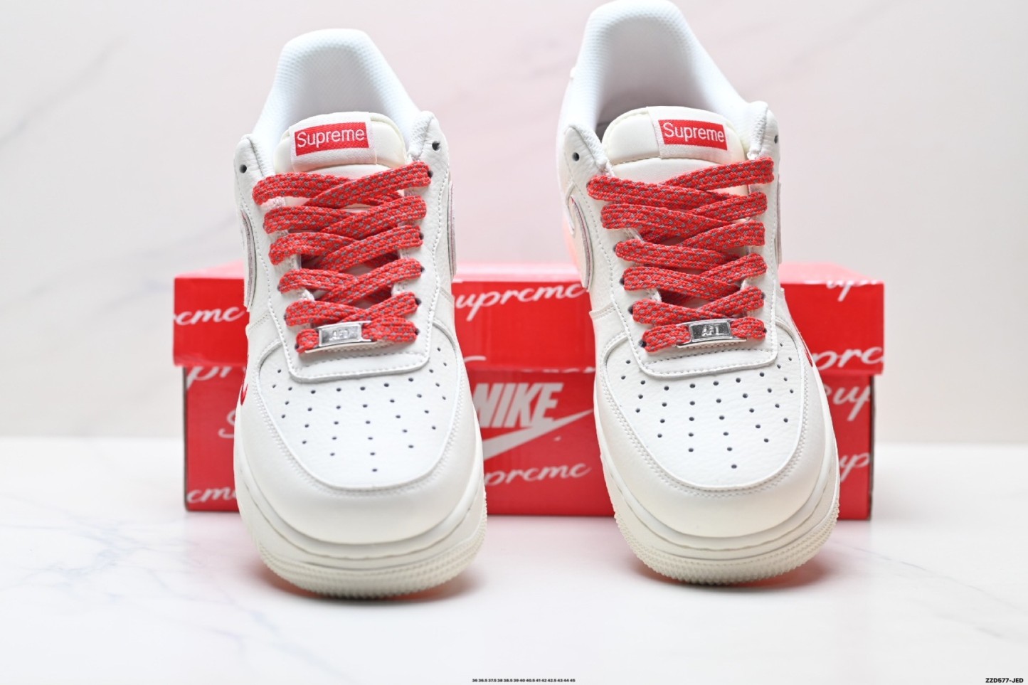Nike Air Force 1 Low x Supreme カジュアルシューズ