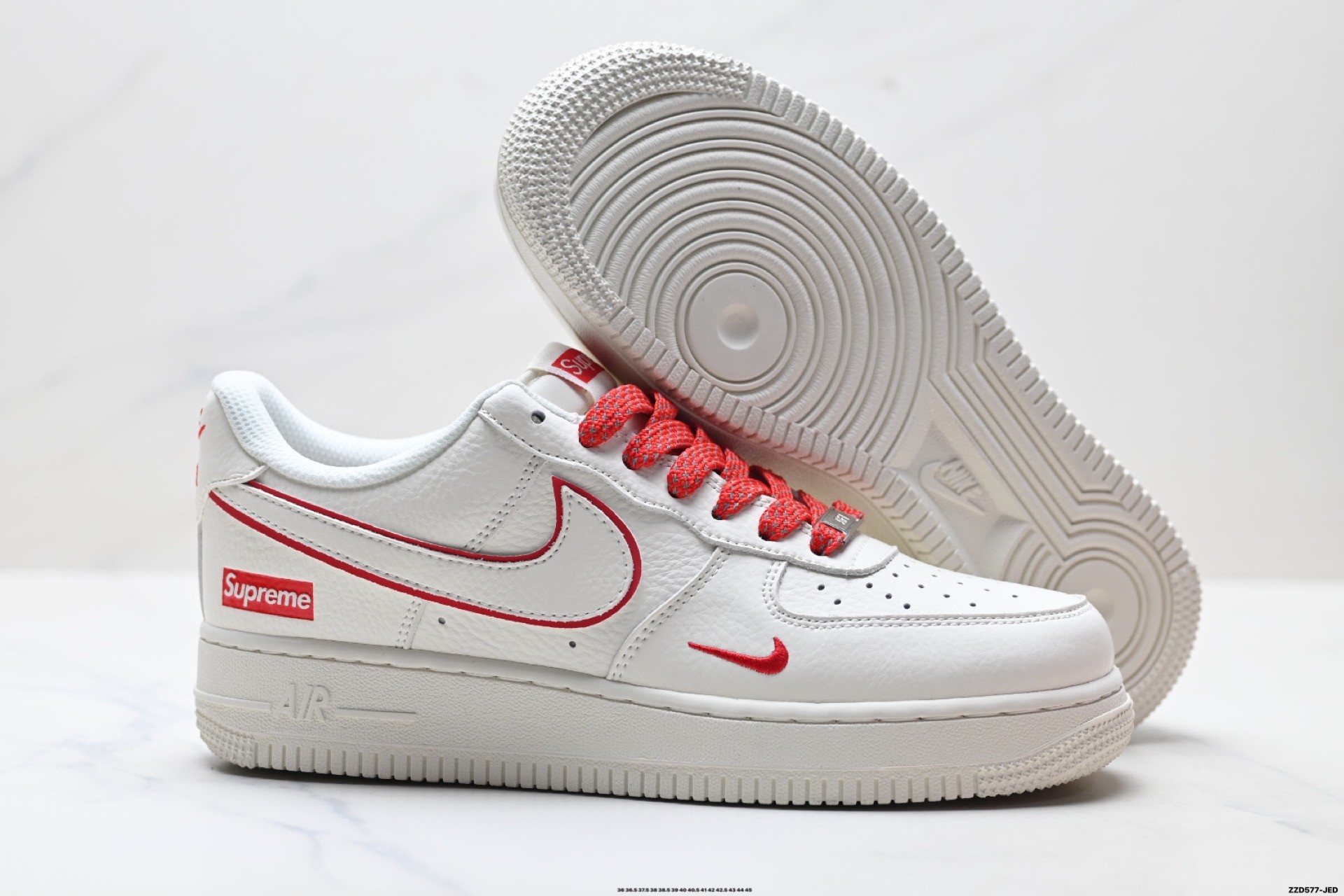 Nike Air Force 1 Low x Supreme カジュアルシューズ