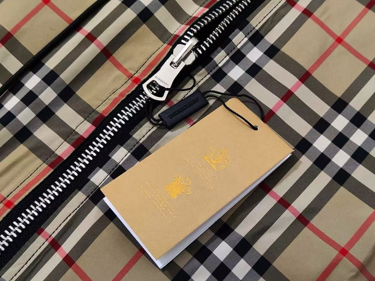 【BURBERRY旗艦店】バーバリー リバーシブル ジャケット 、ご好評に付き再入荷！