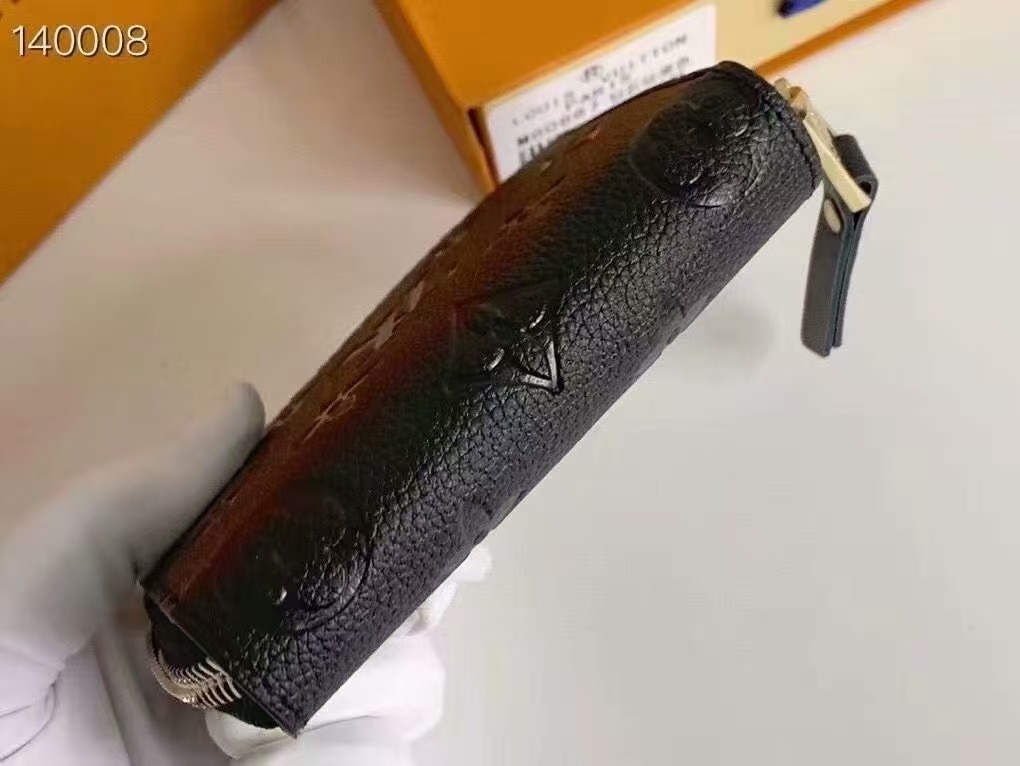 LOUIS VUITTON ルイヴィトン ファスナー付き財布 11*8*1cm