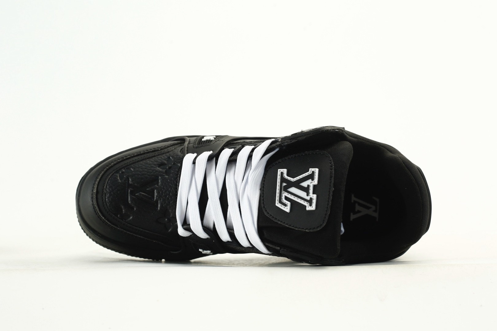 LOUIS VUITTON ルイヴィトン LV TRAINER SNEAKER LOW スニーカー