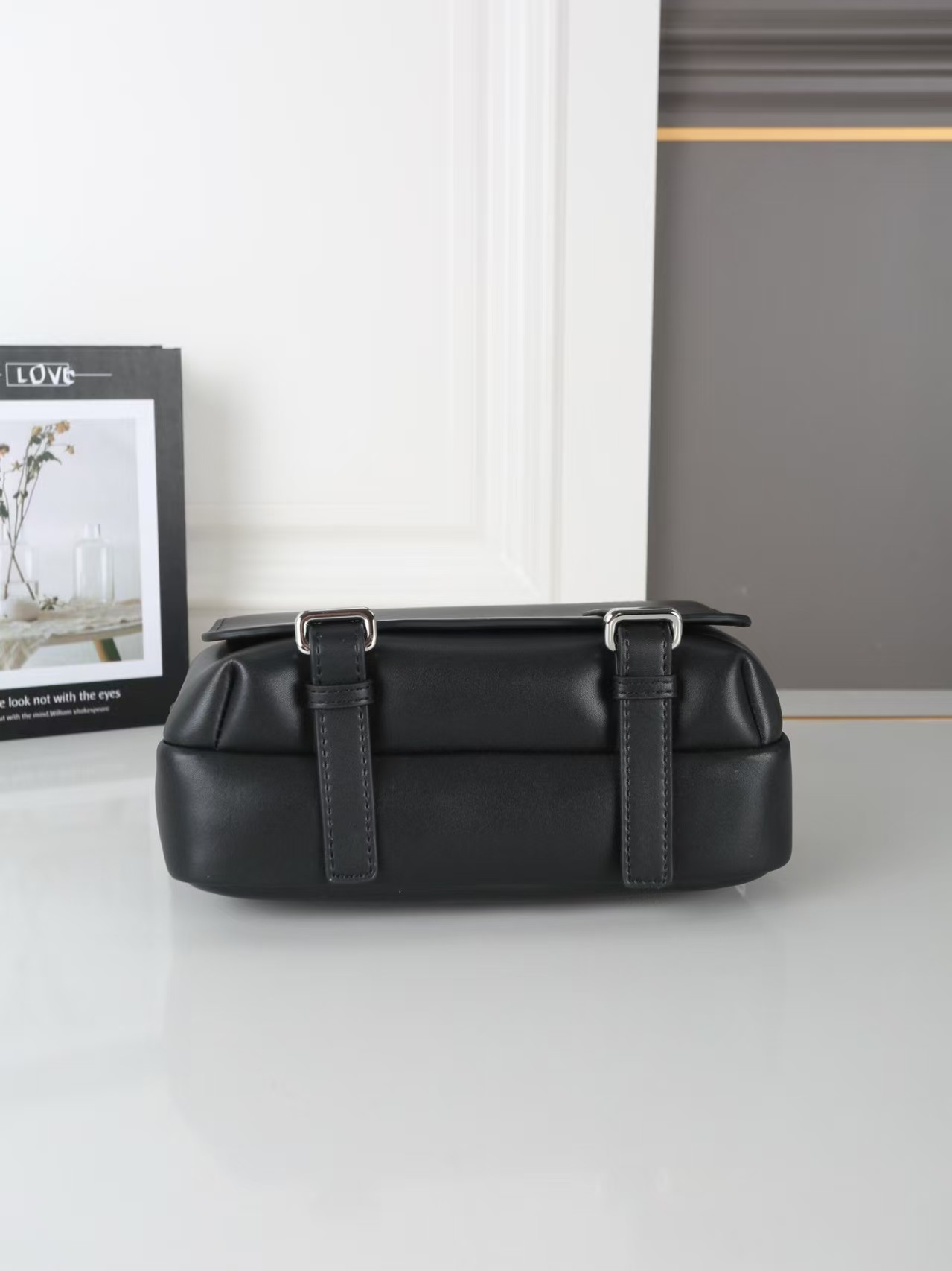 LOEWE ロエベ メッセンジャーバッグ クロスボディバッグ 24*19CM