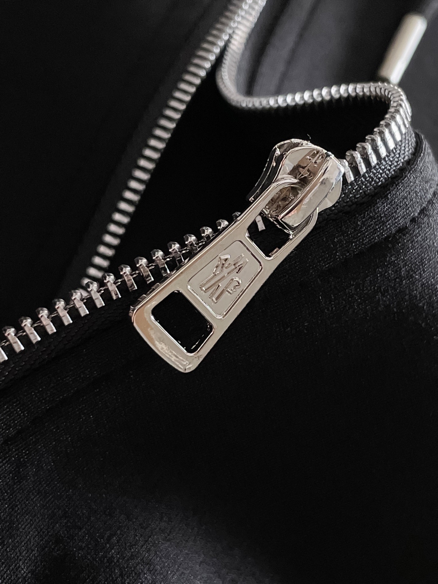 【MONCLER公式旗艦店】モンクレール 上下セット セットアップ ご好評に付き再入荷！