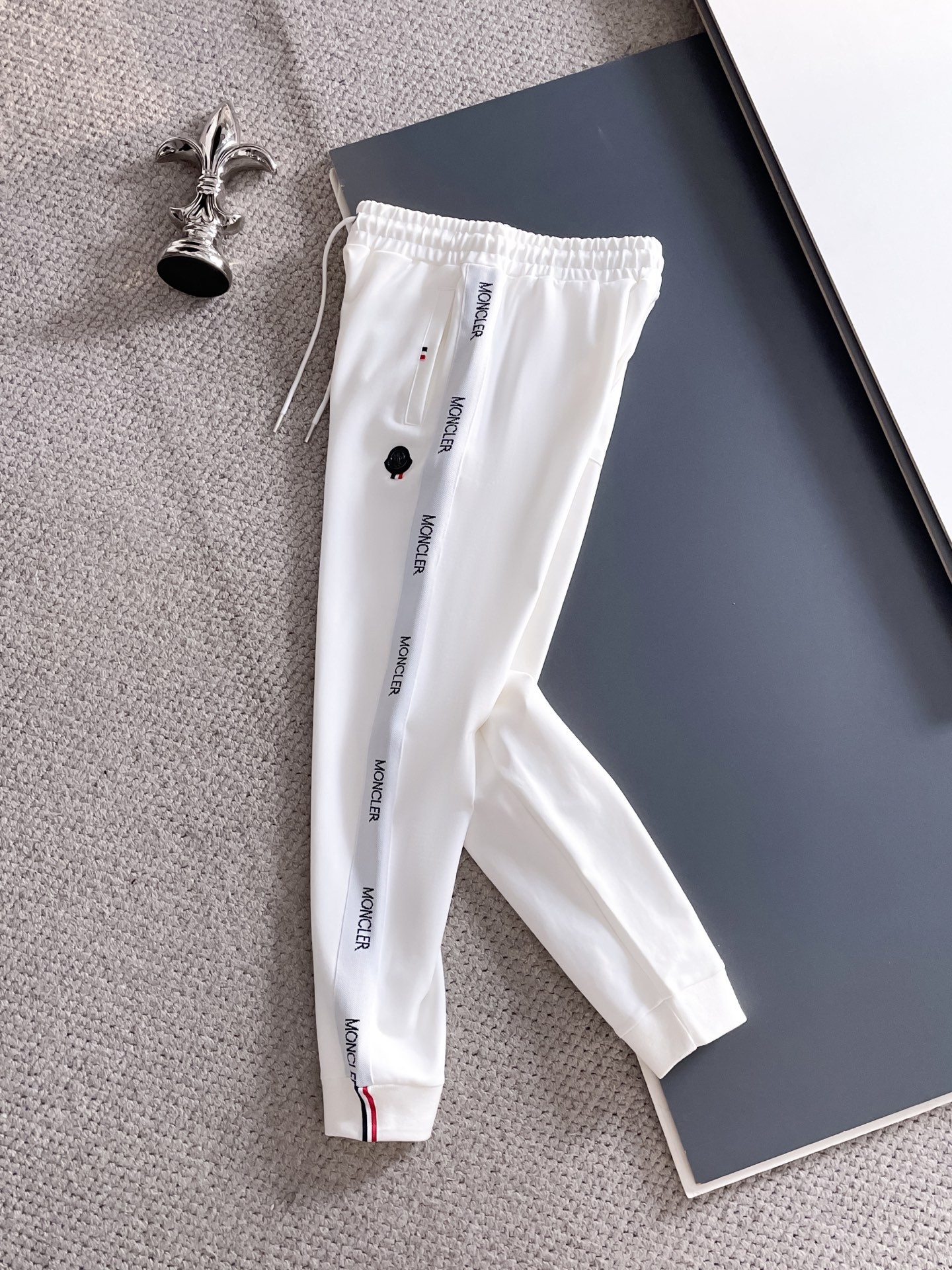 【MONCLER公式旗艦店】モンクレール 上下セット セットアップ ご好評に付き再入荷！