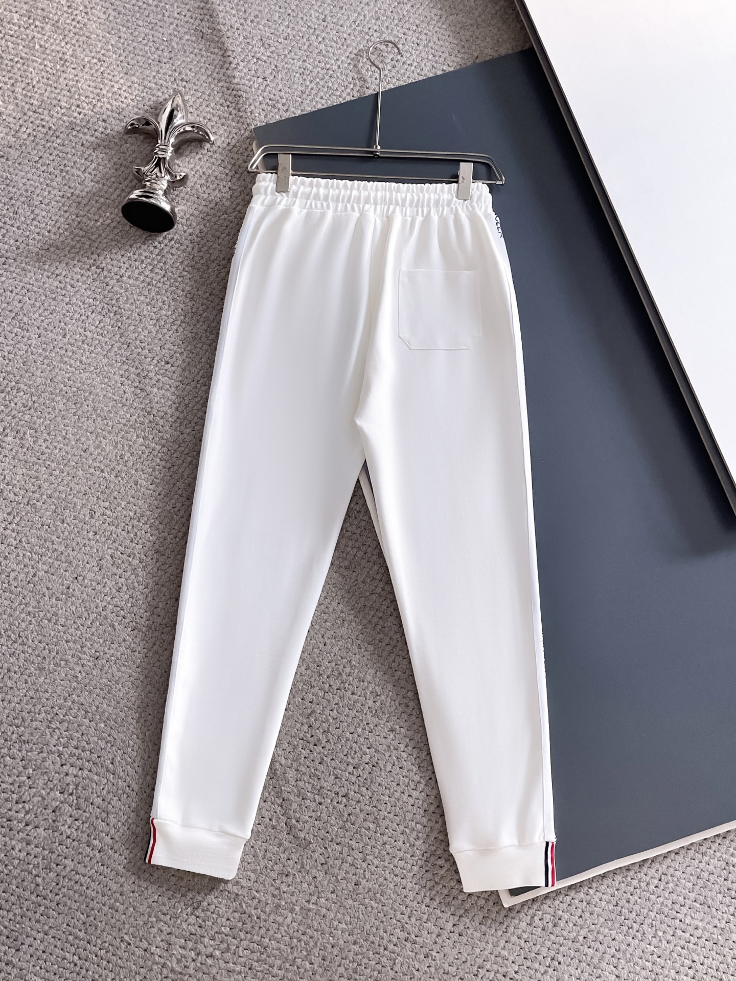 【MONCLER公式旗艦店】モンクレール 上下セット セットアップ ご好評に付き再入荷！