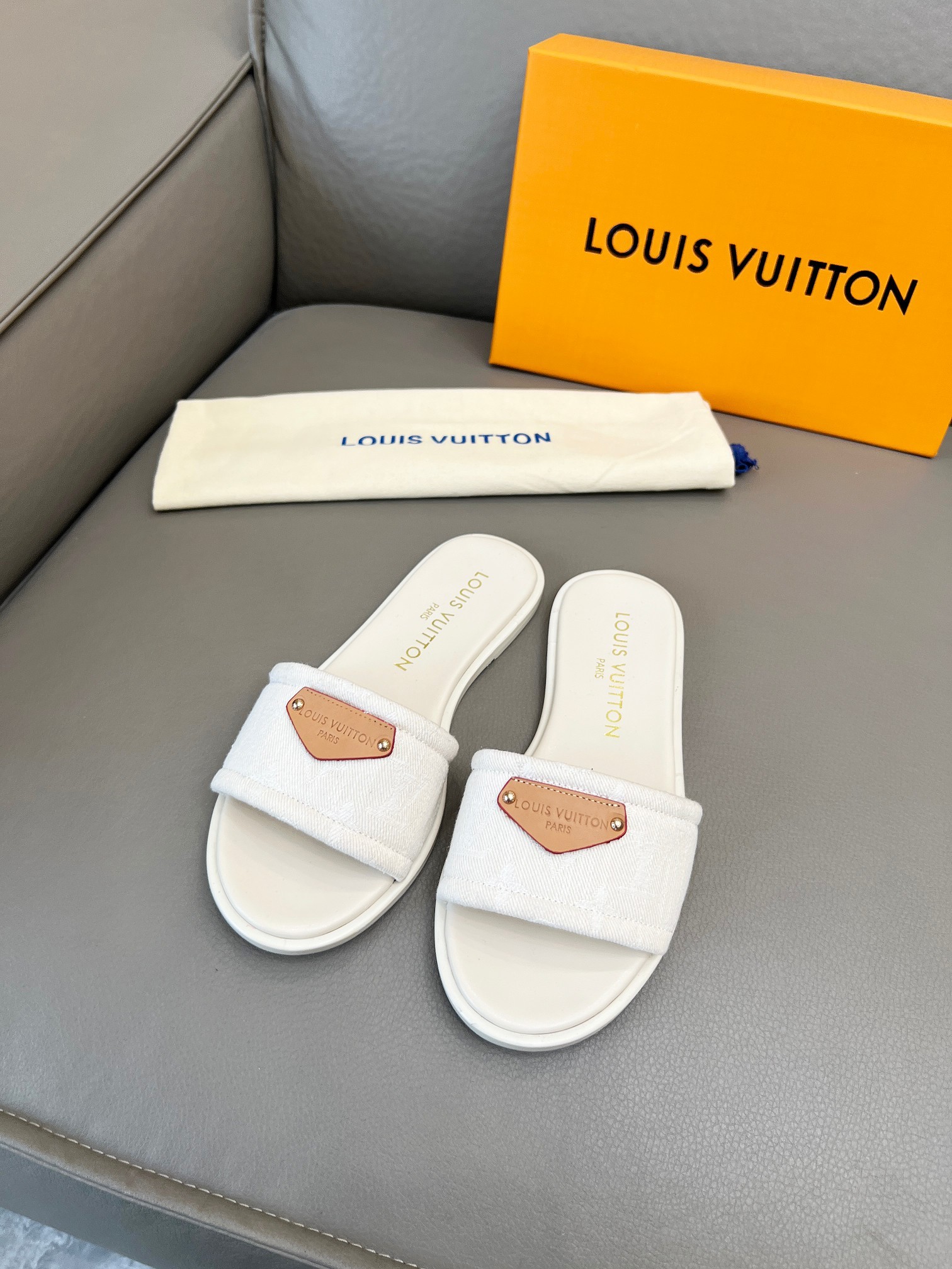 【LOUIS VUITTON】LILY フラットスライドサンダル