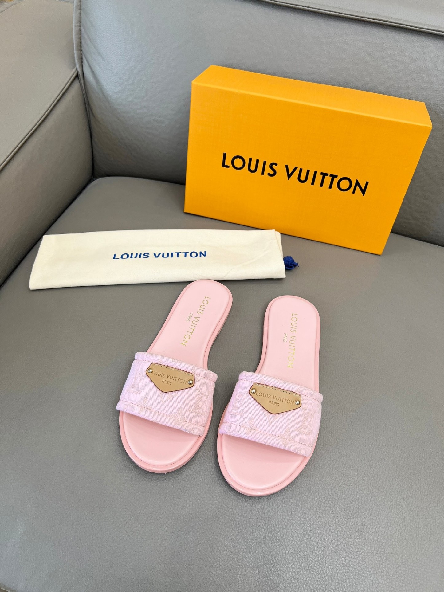 【LOUIS VUITTON】LILY フラットスライドサンダル