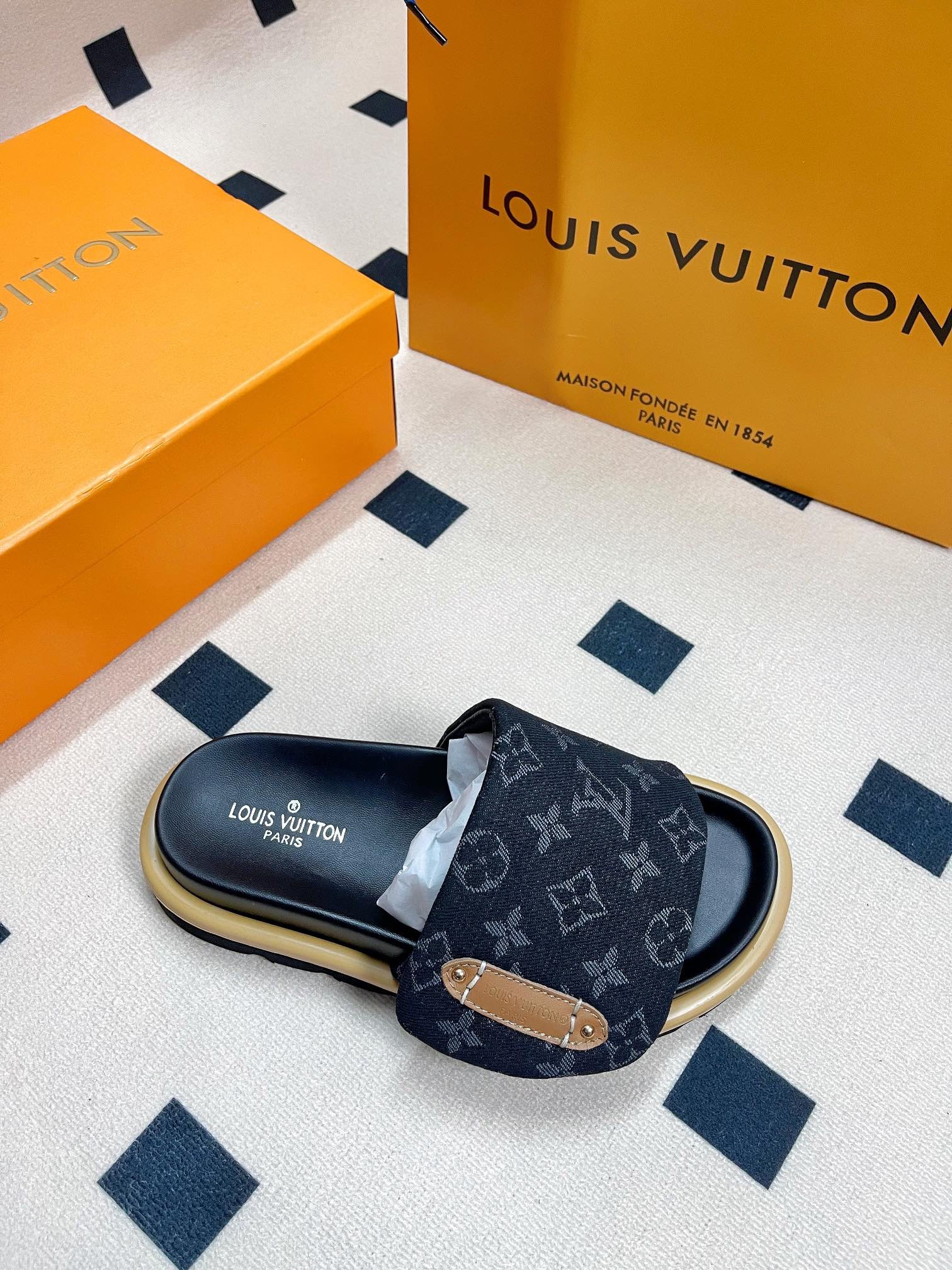 【LOUIS VUITTON】デニム モノグラム サンダル