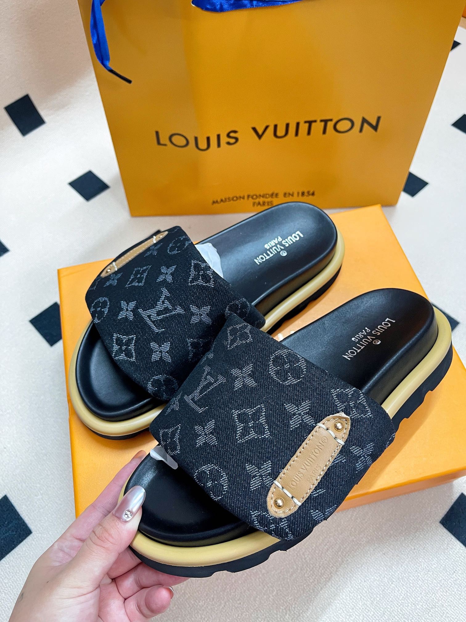 【LOUIS VUITTON】デニム モノグラム サンダル
