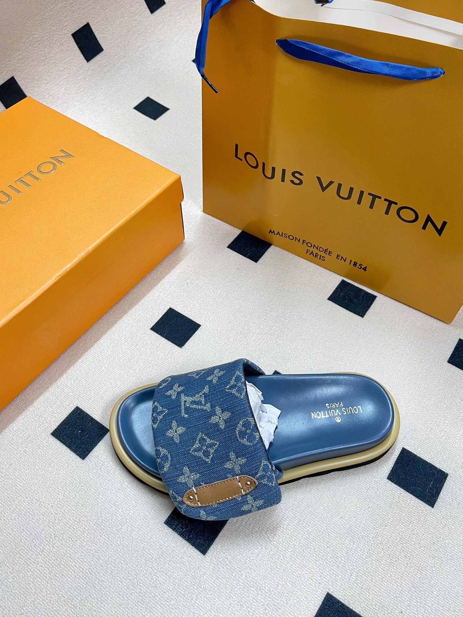 【LOUIS VUITTON】デニム モノグラム サンダル